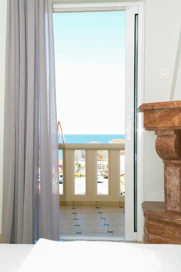 Mithos Premium Rooms Agia Marina  Exterior photo