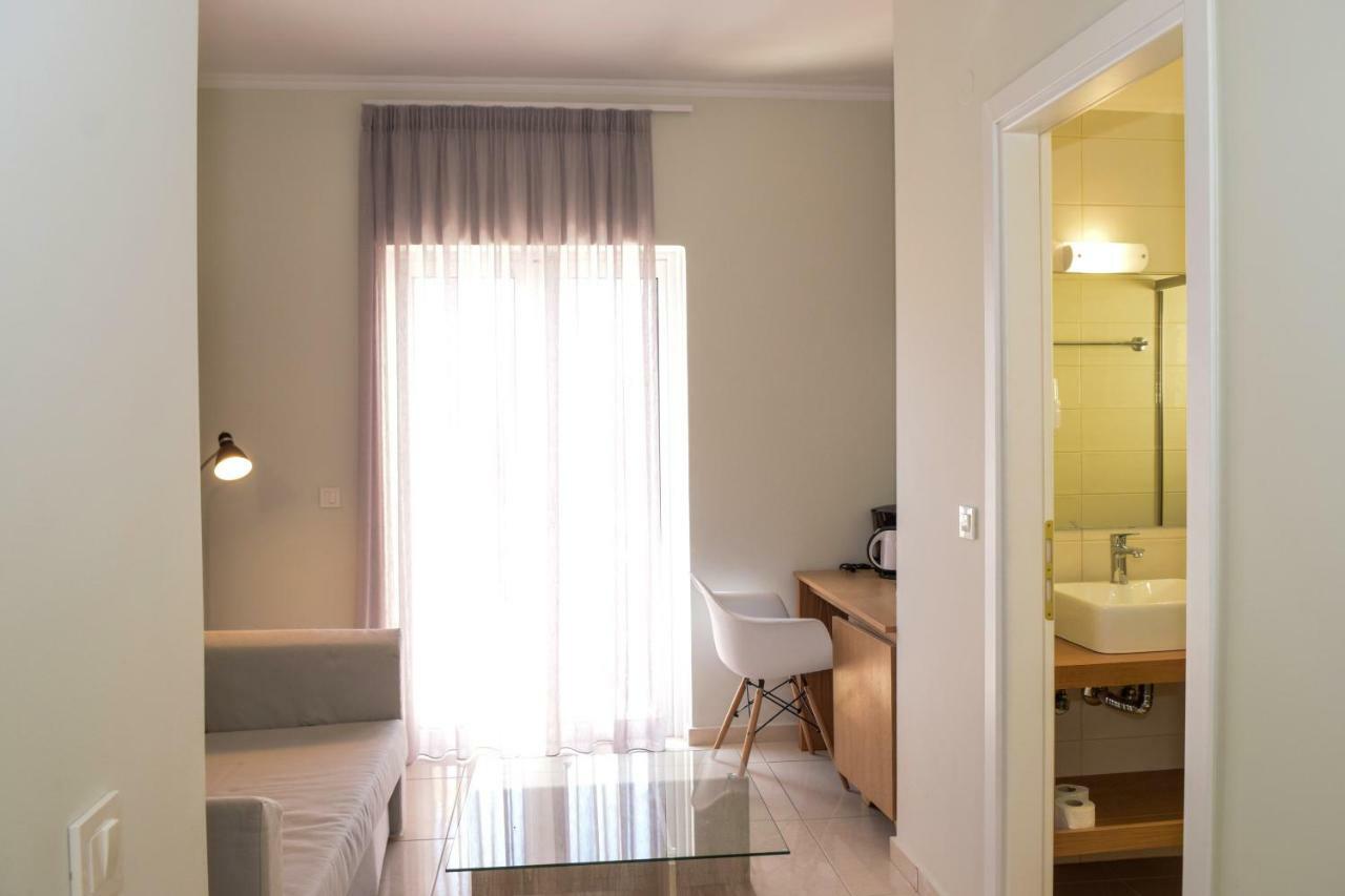 Mithos Premium Rooms Agia Marina  Exterior photo